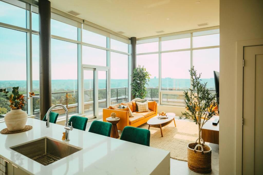 New - Luxury 2Br Penthouse Apt In Central Halifax Exterior photo