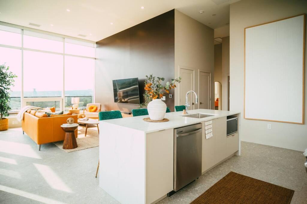 New - Luxury 2Br Penthouse Apt In Central Halifax Exterior photo