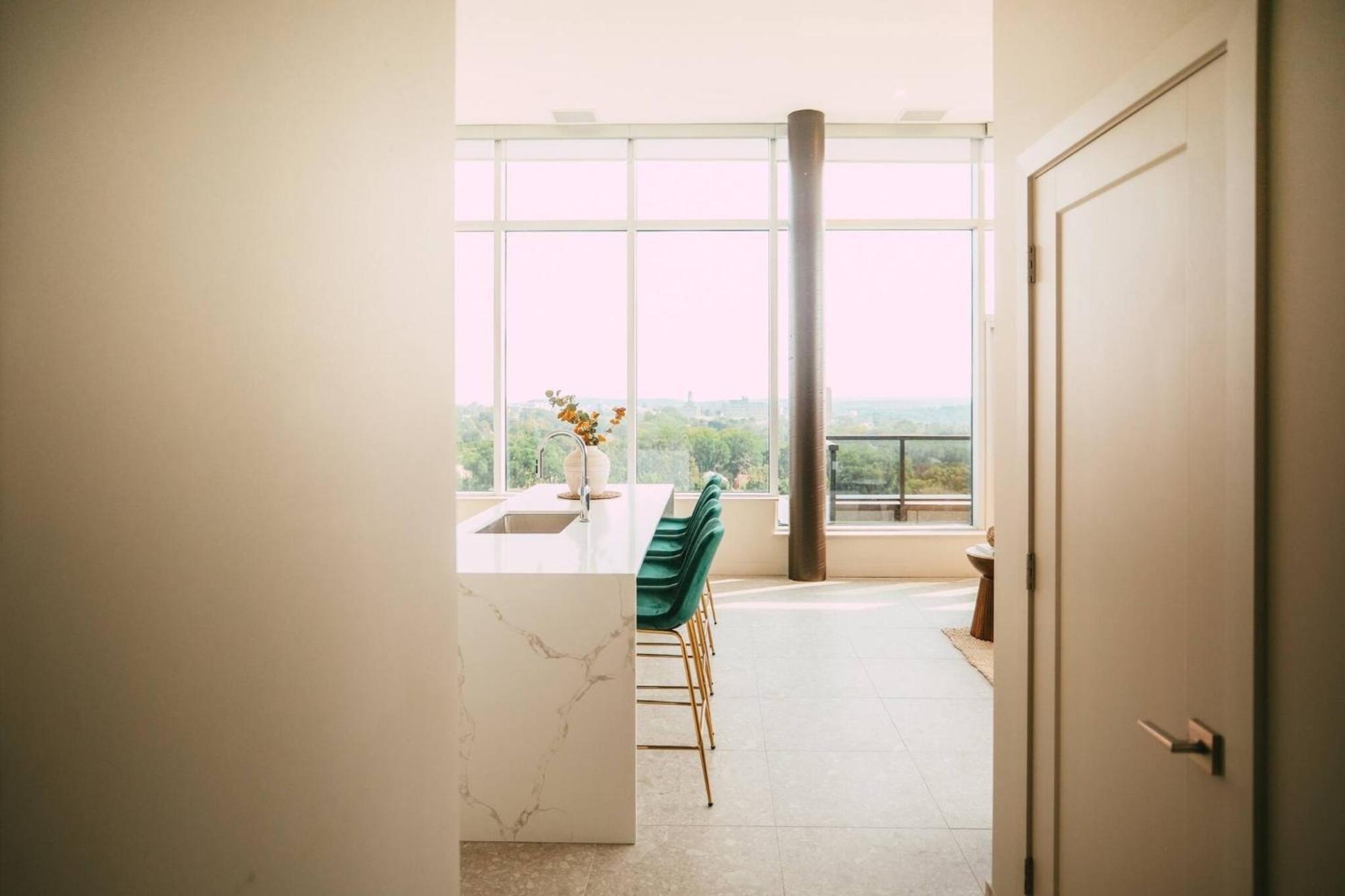 New - Luxury 2Br Penthouse Apt In Central Halifax Exterior photo